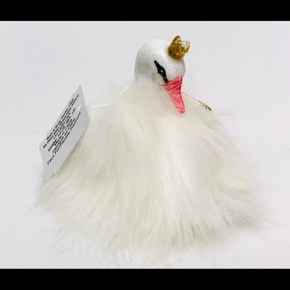 Beautiful Swan Sanitizer Holder Bath & Body Works - Picture 2 of 7